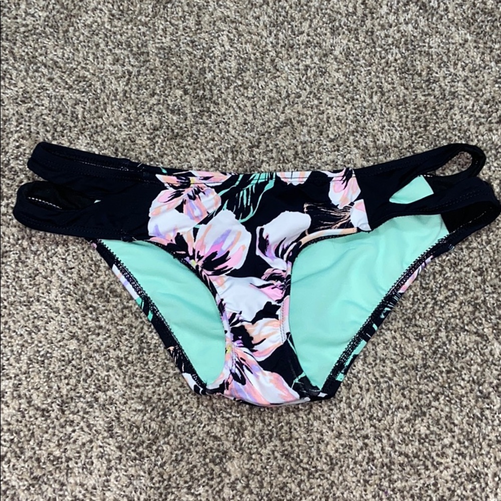 Bikini set - Picture 3 of 5